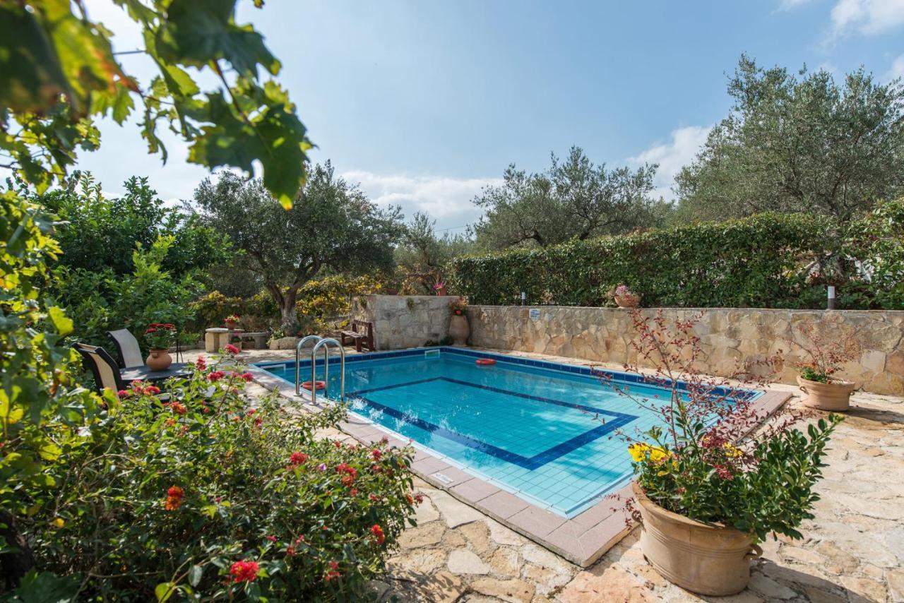 Villa Toula With Pool Nr Armeni Crete Maherí Kültér fotó